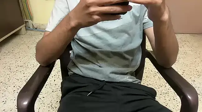 Snapshot of rahul_4u chatting on 17, 2, 2025 rahul 4u online show from 17, 2, 2025