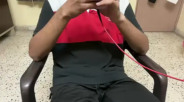 Snapshot of rahul_4u chatting on 5, 3, 2025 rahul 4u online show from 5, 3, 2025