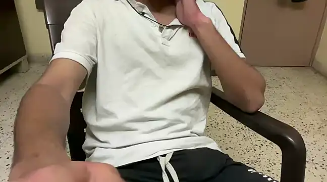 Snapshot of rahul_4u chatting on 17, 3, 2025 rahul 4u online show from 17, 3, 2025