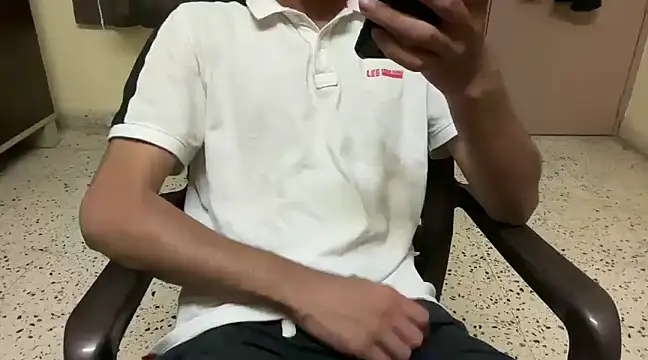 Snapshot of rahul_4u chatting on 19, 3, 2025 rahul 4u online show from 19, 3, 2025