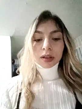 Snapshot of Karolgood3 chatting on 25, 12, 2024 Karolgood3 online show from 25, 12, 2024