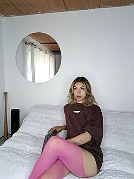 Snapshot of Karolgood3 chatting on 5, 12, 2025 Karolgood3 online show from 5, 12, 2025