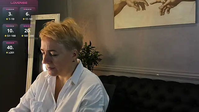 Snapshot of Nika_Smit chatting on 23, 11, 2025 Nika Smit online show from 23, 11, 2025