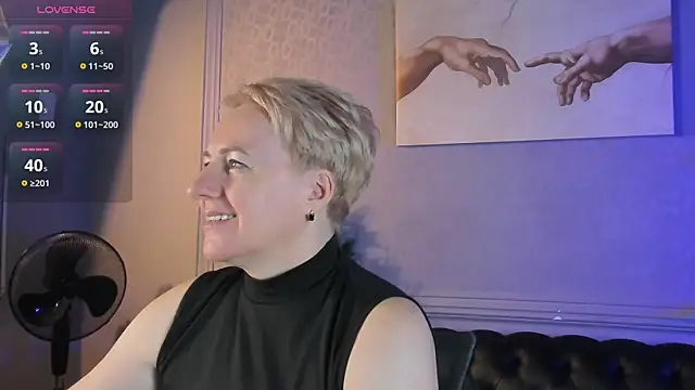 Snapshot of Nika_Smit chatting on 28, 11, 2025 Nika Smit online show from 28, 11, 2025