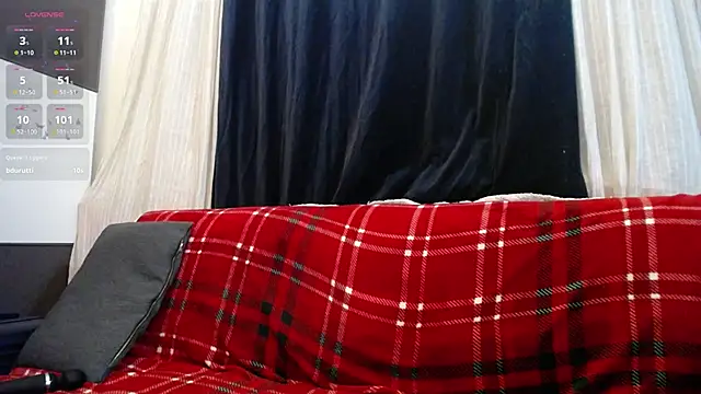Blond Woman online show from 2, 12, 2024