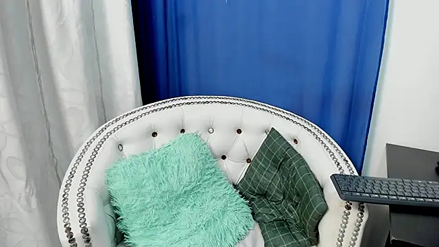 Snapshot of Analia18_ chatting on 14, 1, 2025 Analia18 online show from 14, 1, 2025