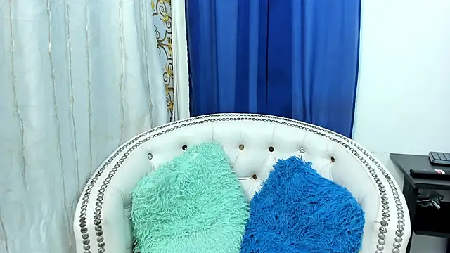 Snapshot of Analia18_ chatting on 18, 2, 2025 Analia18 online show from 18, 2, 2025