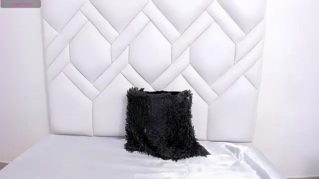 Analia18  online show from 19, 12, 2025