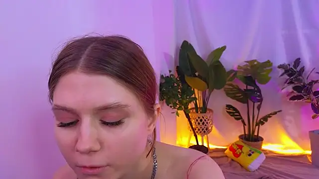 AlisiaSpinnet  online show from 5, 12, 2024