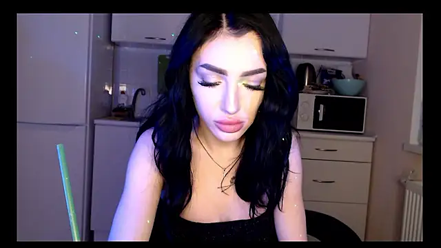 NancyLovee  online show from 4, 12, 2024