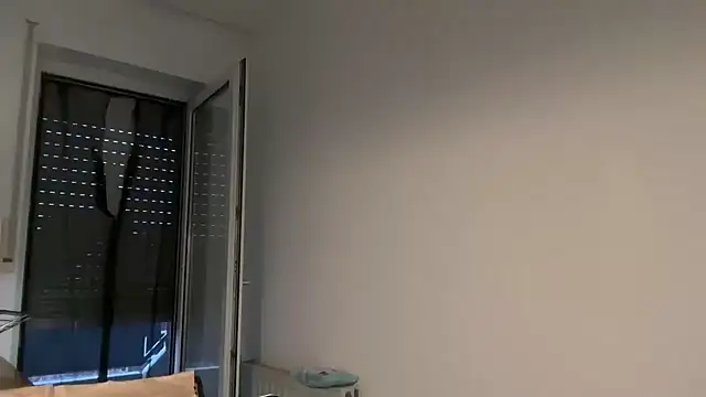 Snapshot of EmilyWi_ chatting on 13, 10, 2025 EmilyWi online show from 13, 10, 2025