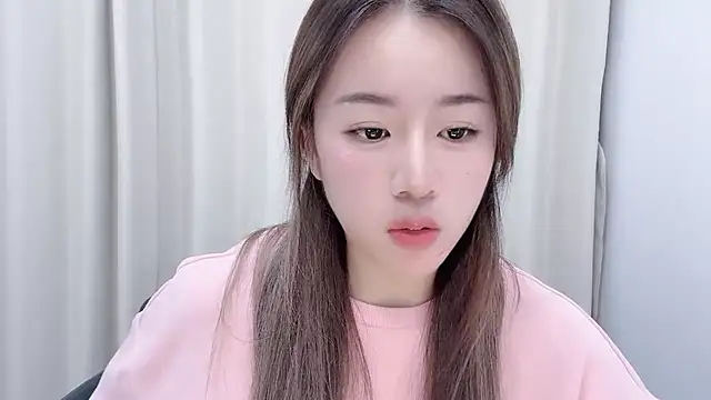 chloe-01 online show from 2, 12, 2024