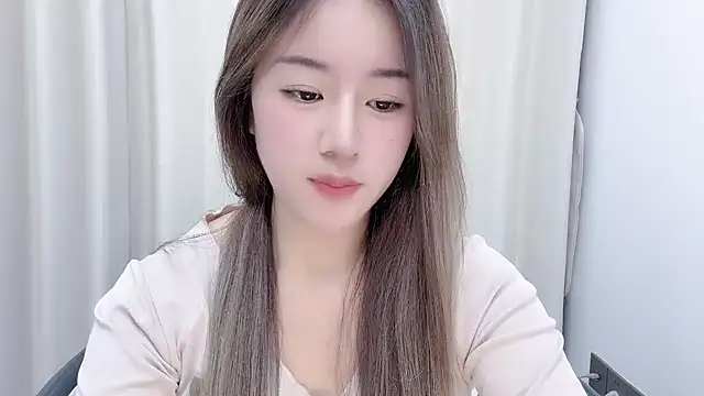 chloe-01 online show from 6, 12, 2024