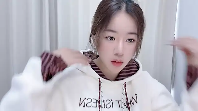 chloe-01 online show from 27, 12, 2024