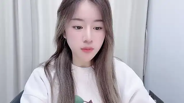 chloe-01 online show from 14, 1, 2025