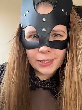 Mia harmati online show from 2, 4, 2026