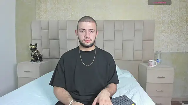 Snapshot of MaximusDick1_ chatting on 14, 11, 2025 MaximusDick1 online show from 14, 11, 2025