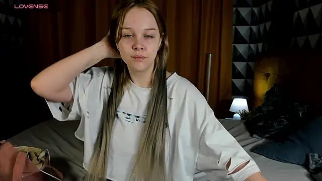 MaryShiotta online show from 25, 2, 2025