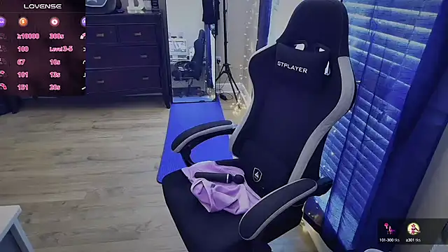 Snapshot of Brooklyn_Bee chatting on 18, 9, 2025 Brooklyn Bee online show from 18, 9, 2025