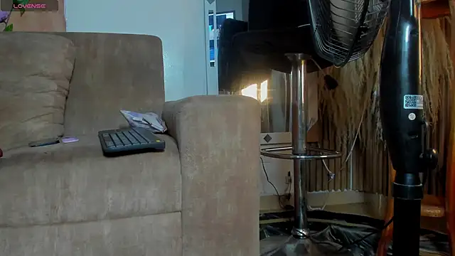 adhara hotter online show from 25, 10, 2025