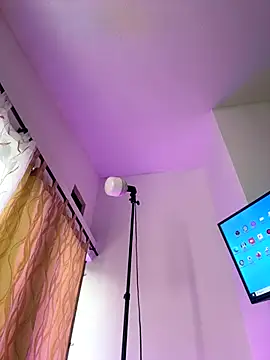 Snapshot of HannaSmiith chatting on 11, 10, 2025 HannaSmiith online show from 11, 10, 2025