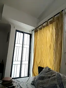 Snapshot of HannaSmiith chatting on 9, 11, 2025 HannaSmiith online show from 9, 11, 2025