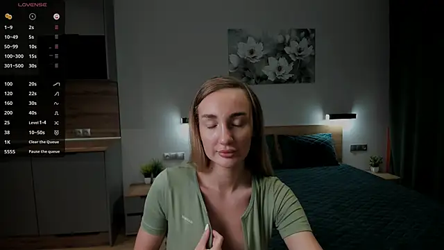 chloewallace online show from 18, 3, 2025