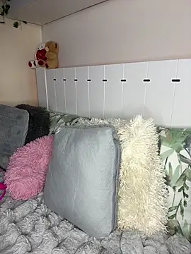 EllyChantal 11 online show from 11, 11, 2025