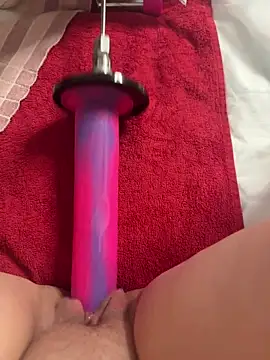 Snapshot of luisa1 chatting on 28, 11, 2025 luisa1 online show from 28, 11, 2025