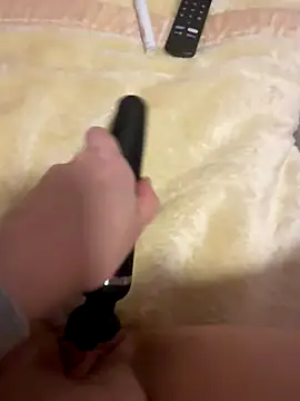 Snapshot of luisa1 chatting on 5, 12, 2025 luisa1 online show from 5, 12, 2025