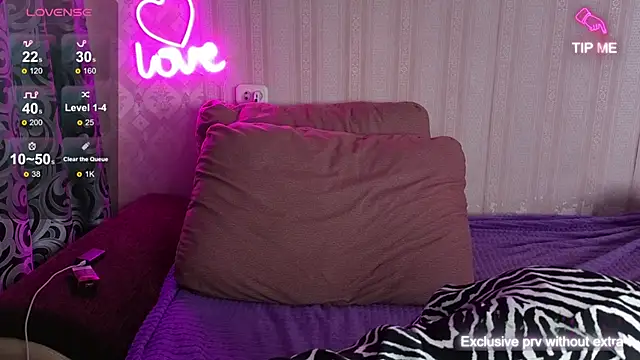 KellyCrystall online show from 22, 9, 2025