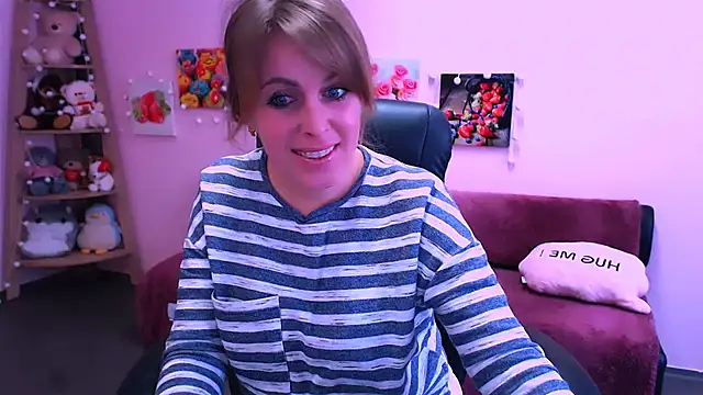 Hot Milady online show from 4, 3, 2026