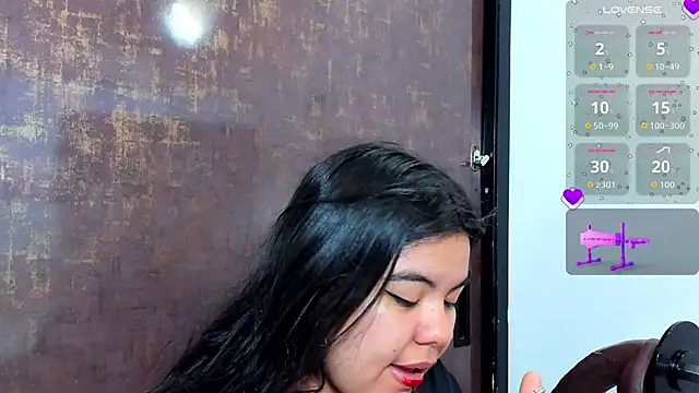 klhoe boobs online show from 14, 11, 2025