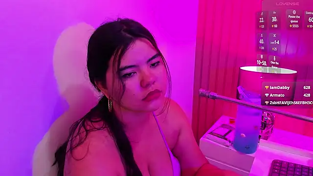 klhoe boobs online show from 19, 2, 2026