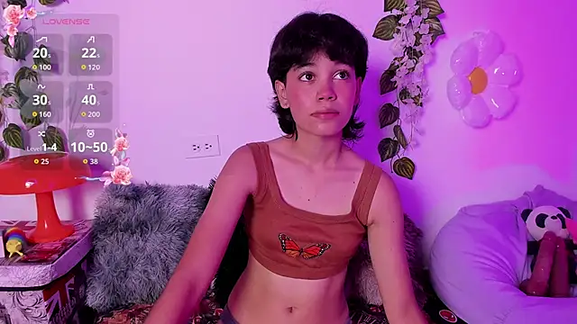 Snapshot of fernanda_indie chatting on 4, 11, 2025 fernanda indie online show from 4, 11, 2025