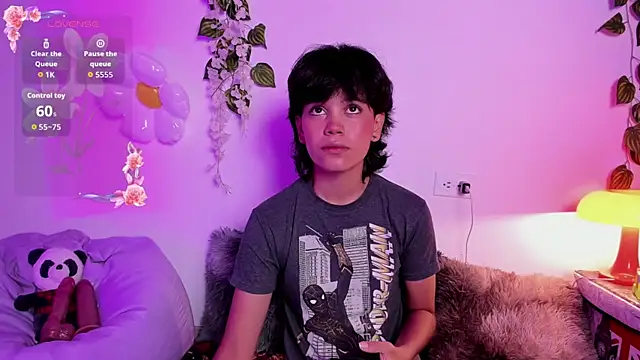 Snapshot of fernanda_indie chatting on 8, 11, 2025 fernanda indie online show from 8, 11, 2025