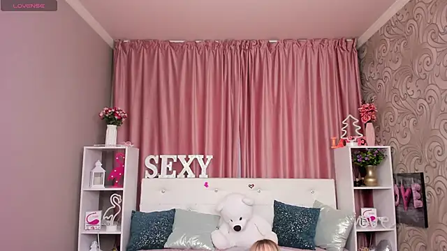 KattyPeachX online show from 7, 2, 2025