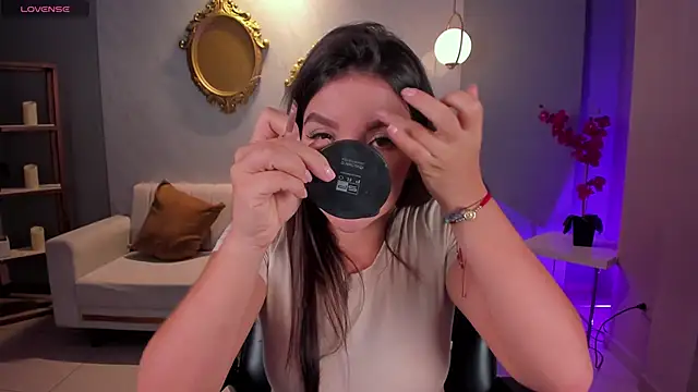 Snapshot of ValeriaRoldanX chatting on 5, 2, 2026 ValeriaRoldanX online show from 5, 2, 2026