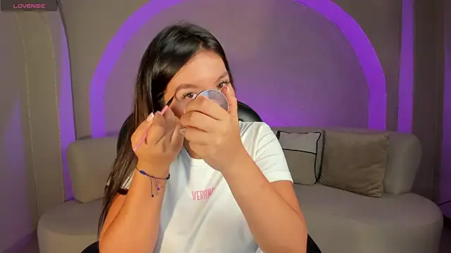 Snapshot of ValeriaRoldanX chatting on 20, 2, 2026 ValeriaRoldanX online show from 20, 2, 2026