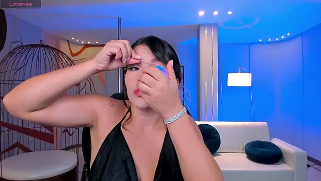 Snapshot of ValeriaRoldanX chatting on 3, 3, 2026 ValeriaRoldanX online show from 3, 3, 2026