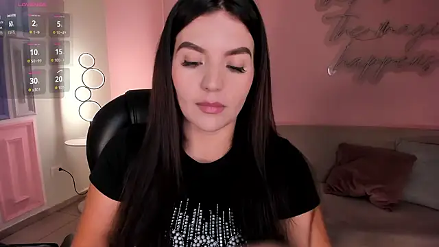 Snapshot of ValeriaRoldanX chatting on 8, 3, 2026 ValeriaRoldanX online show from 8, 3, 2026