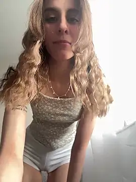 Snapshot of HellPeach chatting on 16, 3, 2025 HellPeach online show from 16, 3, 2025