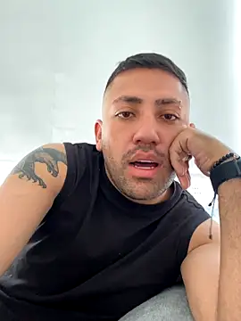 JuanZapata33 online show from 27, 10, 2025