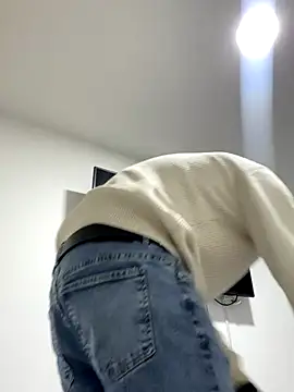 JuanZapata33 online show from 16, 12, 2025