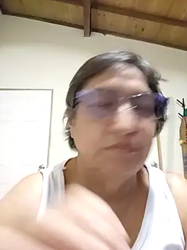 Snapshot of florecita69 chatting on 9, 10, 2025 florecita69 online show from 9, 10, 2025