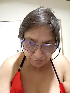 Snapshot of florecita69 chatting on 11, 10, 2025 florecita69 online show from 11, 10, 2025