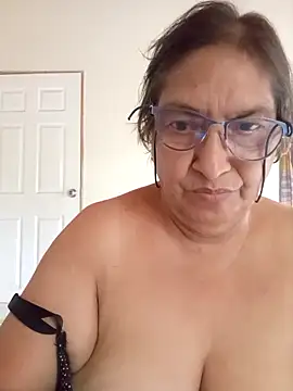 Snapshot of florecita69 chatting on 23, 10, 2025 florecita69 online show from 23, 10, 2025