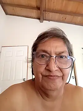 Snapshot of florecita69 chatting on 4, 11, 2025 florecita69 online show from 4, 11, 2025