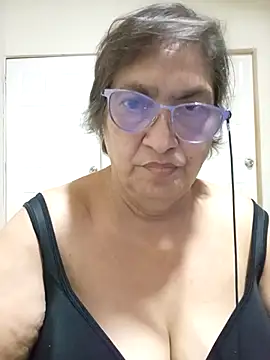 Snapshot of florecita69 chatting on 9, 11, 2025 florecita69 online show from 9, 11, 2025