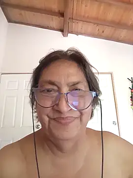 Snapshot of florecita69 chatting on 10, 11, 2025 florecita69 online show from 10, 11, 2025